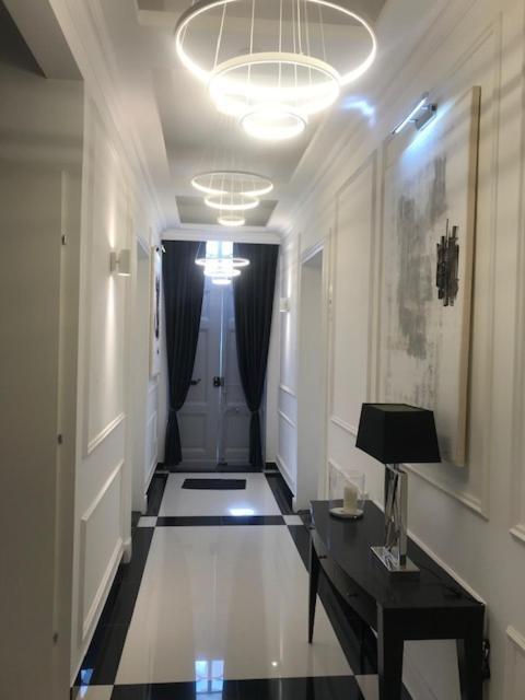 Lazare Maison De Maitre , Appartements De Standing Avec Parking Privatif A Seulement 7 Minutes A Pied Du Centre Historique De Béziers Exterior foto