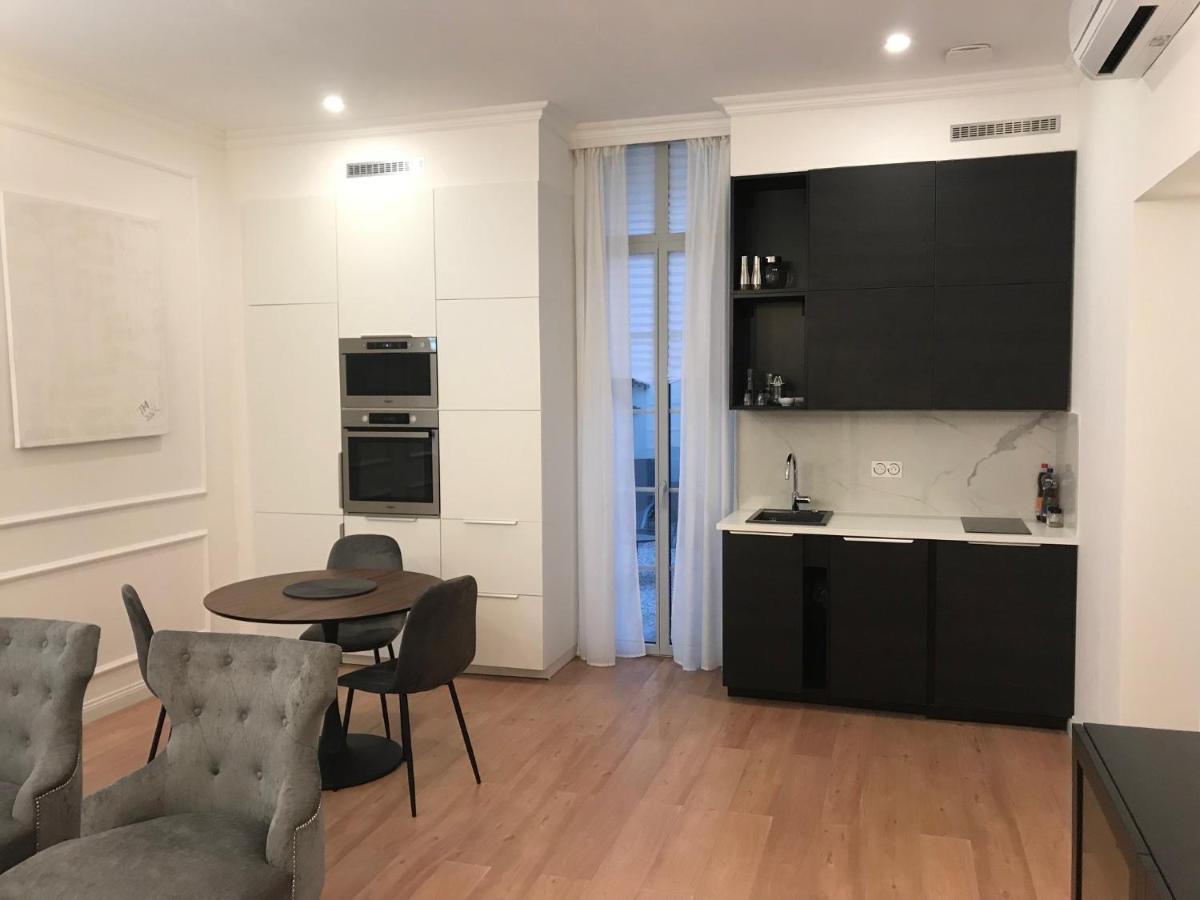 Lazare Maison De Maitre , Appartements De Standing Avec Parking Privatif A Seulement 7 Minutes A Pied Du Centre Historique De Béziers Exterior foto