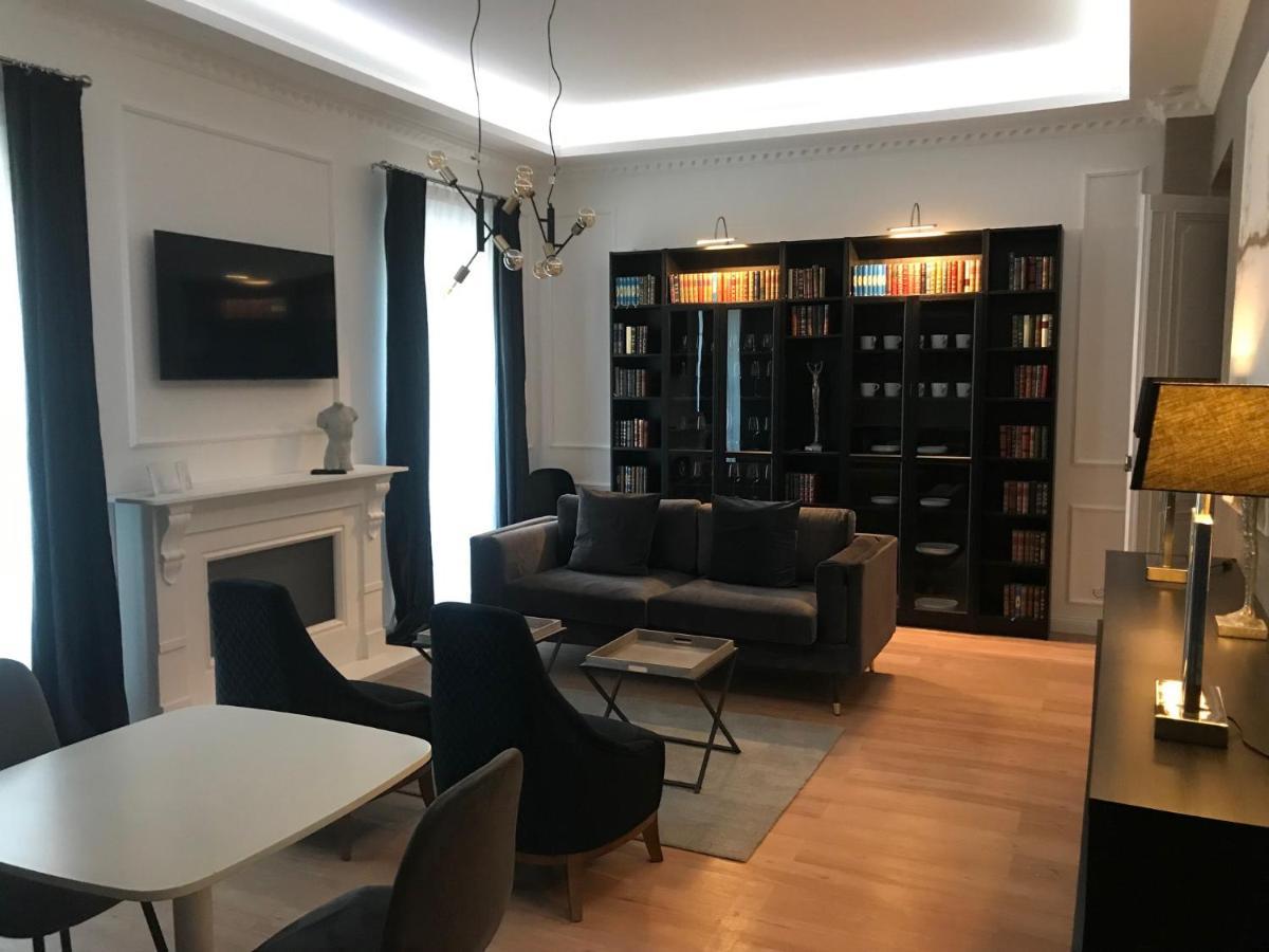 Lazare Maison De Maitre , Appartements De Standing Avec Parking Privatif A Seulement 7 Minutes A Pied Du Centre Historique De Béziers Exterior foto